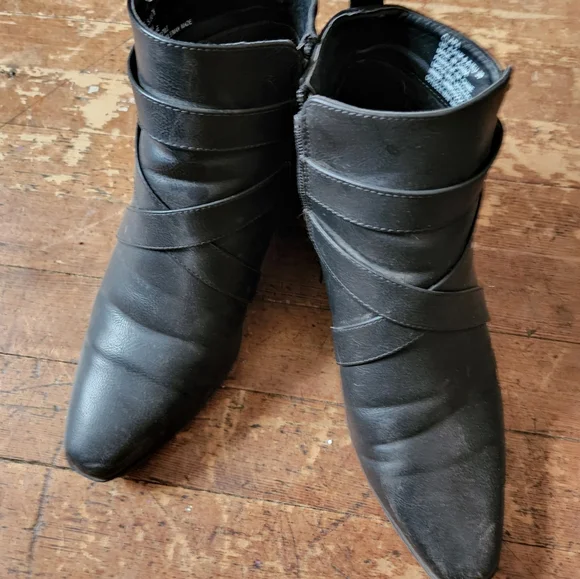 Booties - Picture 3 of 4